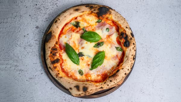 Pizza Proshutë Pizza Proshutë
